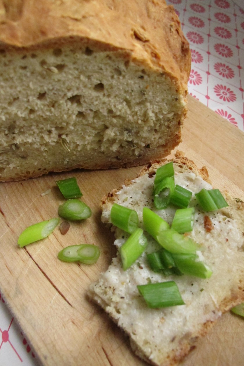 Dinkelbrot mit Fenchel und Knoblauch