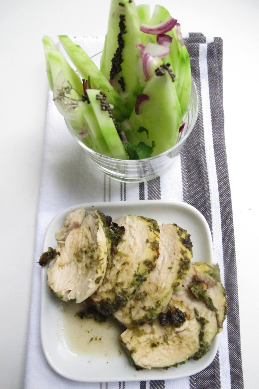 Marinierte Hühnerbrust mit asiatischem Gurkensalat