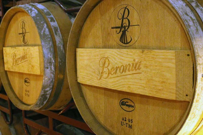 spezielle Fässer mit amerikanischer und französischer Eiche