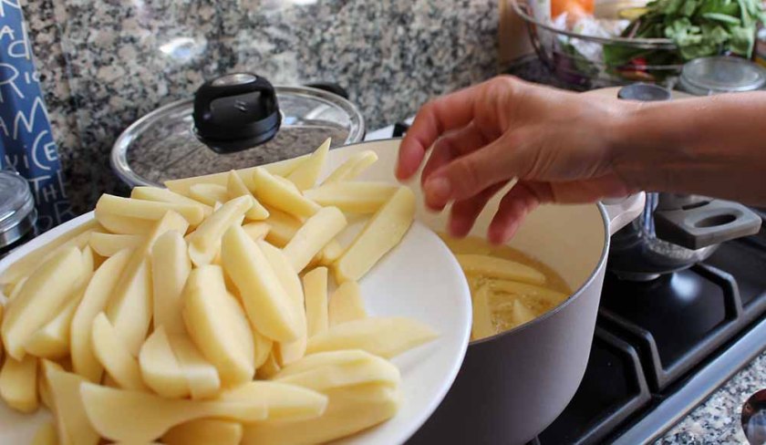 1. Durchgang - man sieht das leichte Zischeln im Topf