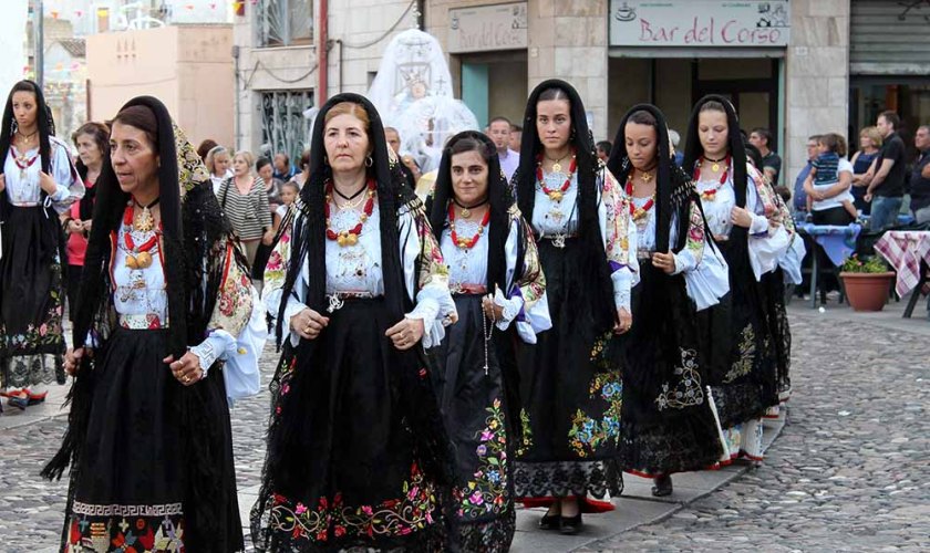 Marien-Prozession in Oliena