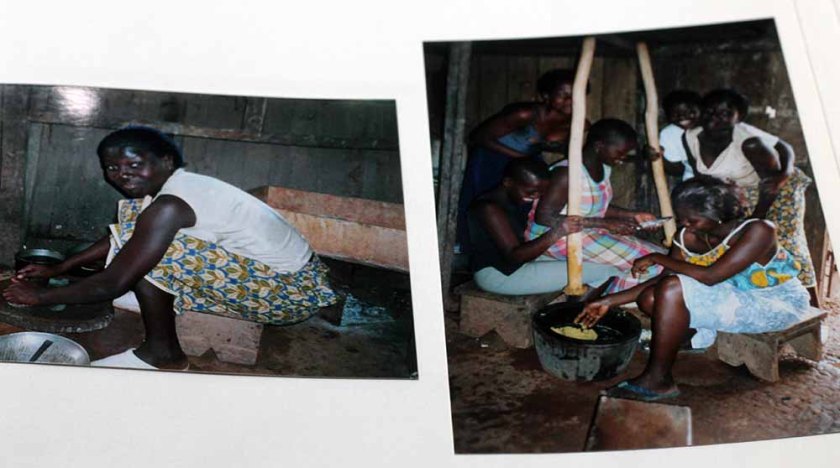 ein Foto von meinen analogen Fotos von der Küche auf der Elfenbeinküste