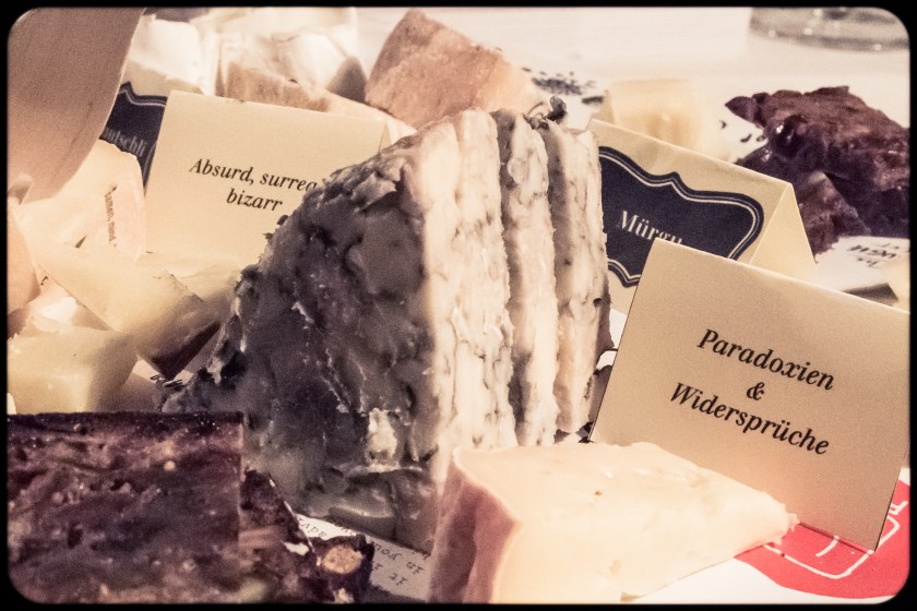 Sarahas Käsespektakel