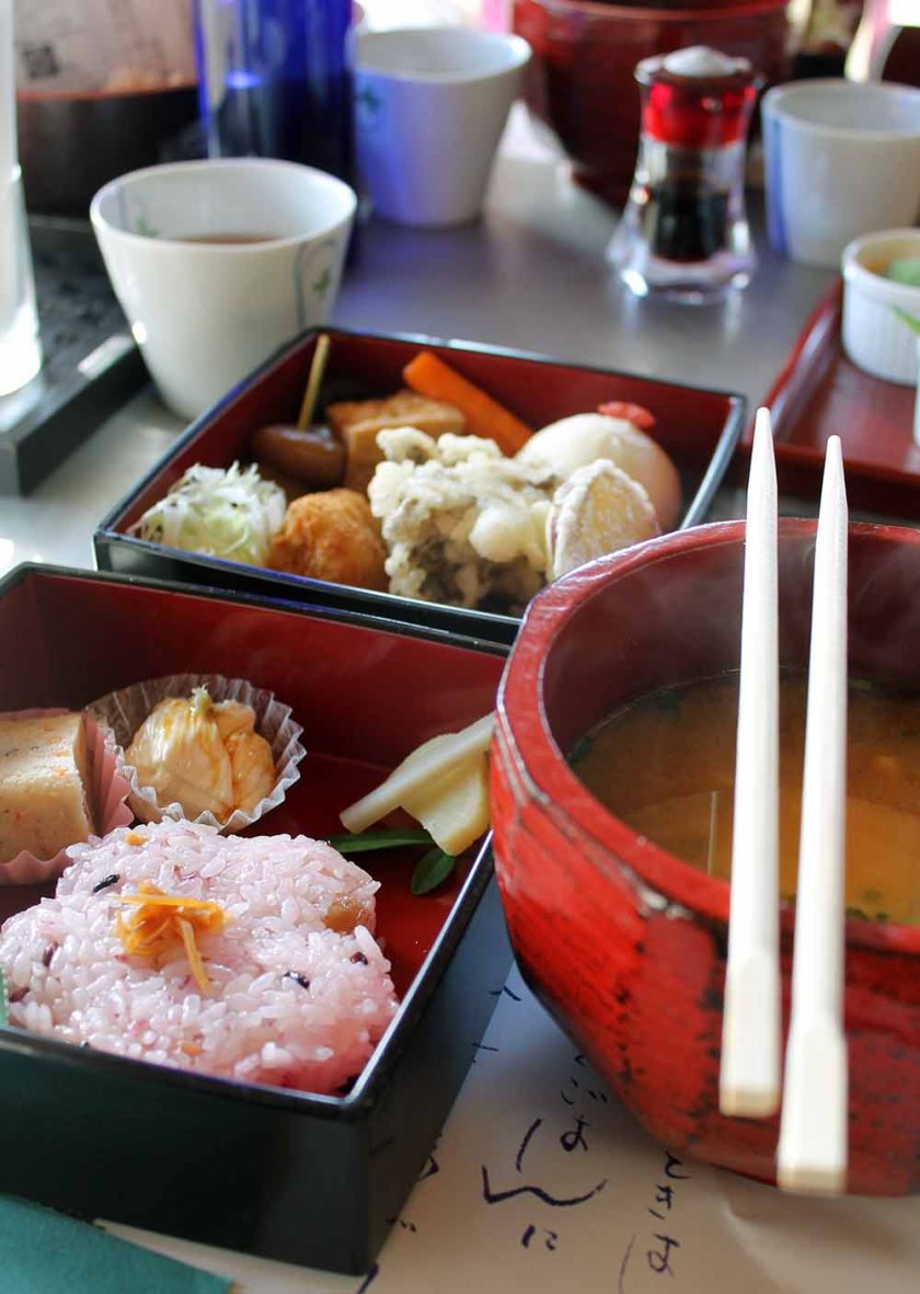 Mittagessen in einem Landlokal