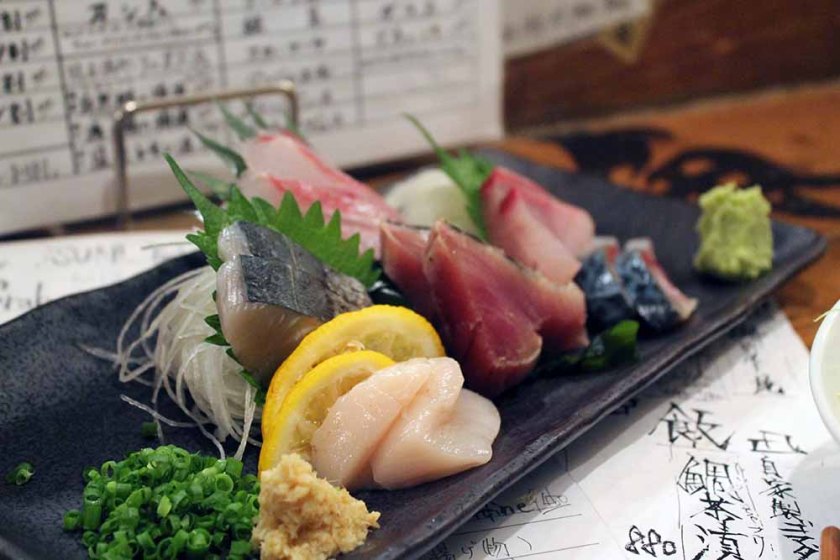 Snack in der Izakaya (= japanisches Beisl)