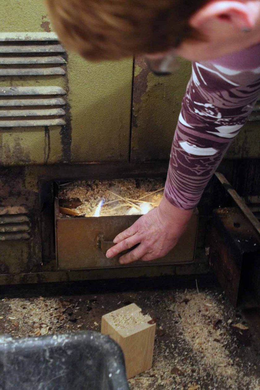 das erste Feuer wird entfacht