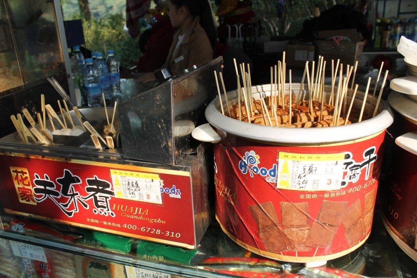 Snacks am Stil! Total angesagt in China.