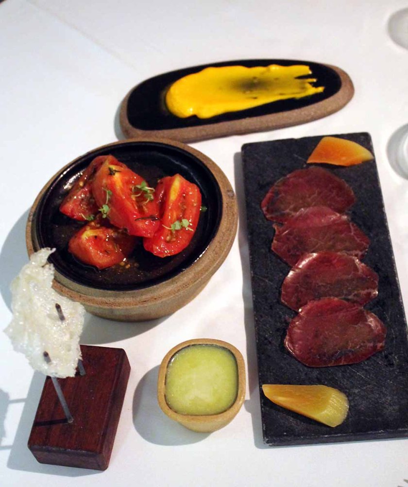 Geräucherte Tomaten und allerlei vom Schwein