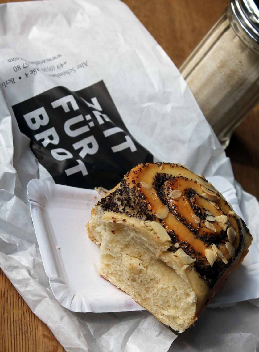Lecker Brot in der Bio-Bäckerei, nur zu wenig Mohn leider für die Schnecke