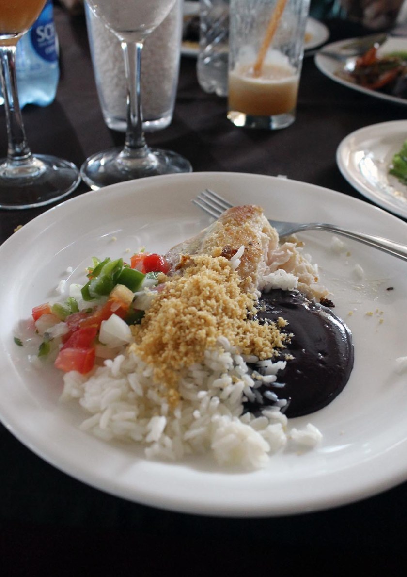 Acai mit Avocado und Eis