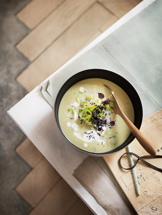 Lauch Quinoa Suppe (c) Juliette Chrétien, AT Verlag / www.at-verlag.ch