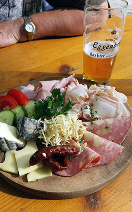 Die Seebauer-Bretteljausn