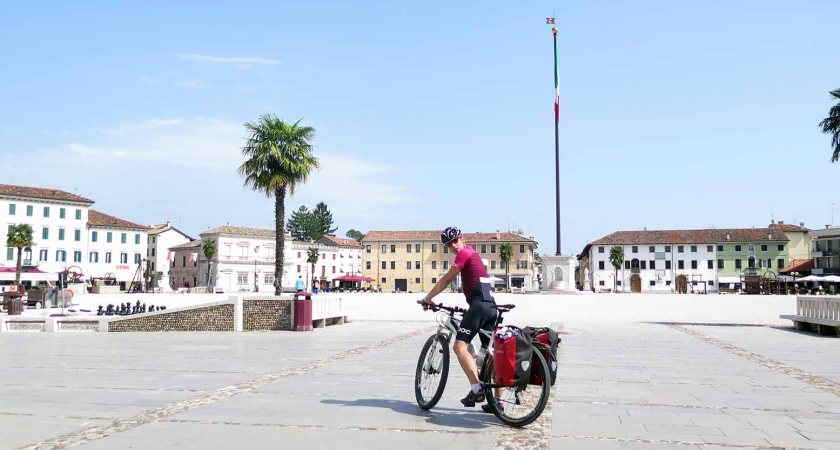 (c) Bianca Gusenbauer (25)